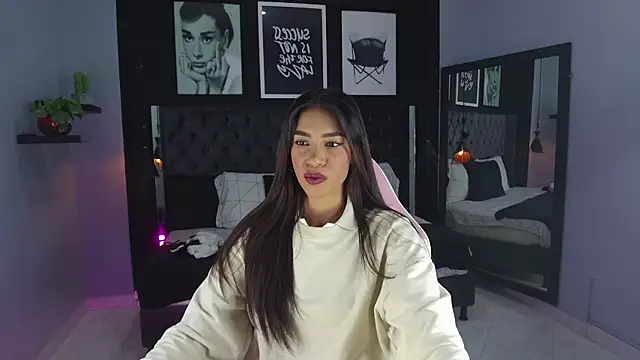 Snapshot of kitty_collins_ chatting on 10-20-25, 11:54 kitty collins online show from 10-20-25, 11:54