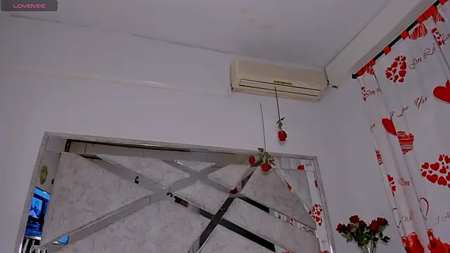 Snapshot of ThiccyLexxy chatting on 09-30-25, 04:12 ThiccyLexxy online show from 09-30-25, 04:12