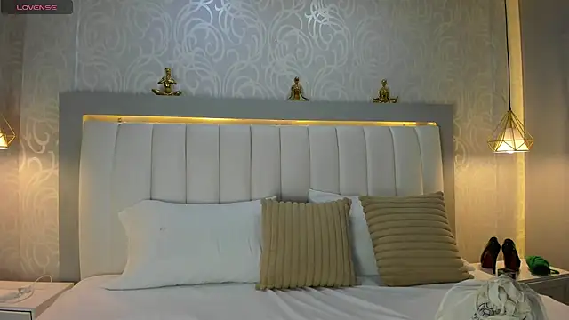 LinaLanm online show from 10-01-25, 04:07