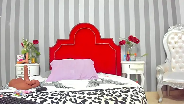 Snapshot of Salomee_hernandez chatting on 12-05-25, 12:47 Salomee hernandez online show from 12-05-25, 12:47