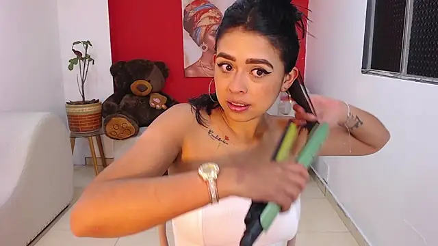 Snapshot of naia_sweetsex chatting on 09-15-25, 06:52 naia sweetsex online show from 09-15-25, 06:52