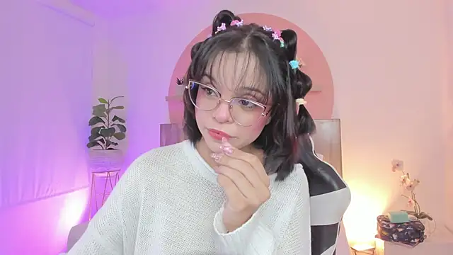 Clara Luu online show from 04-15-26, 03:13