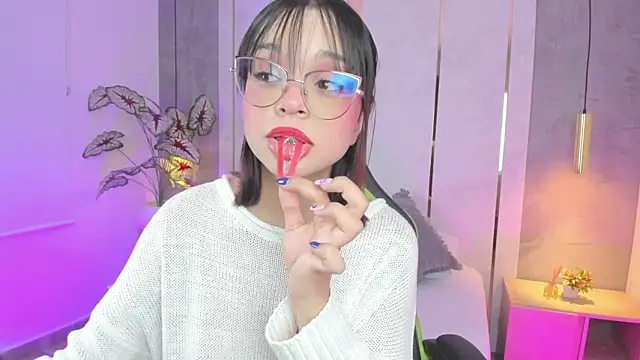 Clara Luu online show from 05-22-26, 03:35