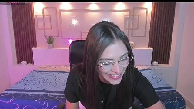 Hannacooper3 online show from 11-20-25, 08:30