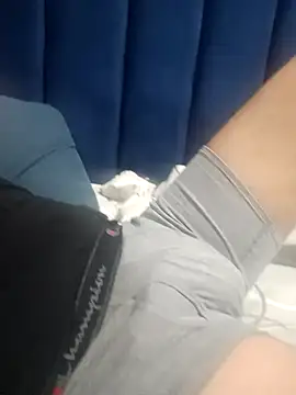 Snapshot of AtraCTiVoSiNguLaR chatting on 09-12-25, 10:04 AtraCTiVoSiNguLaR online show from 09-12-25, 10:04