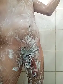 Snapshot of AtraCTiVoSiNguLaR chatting on 09-30-25, 02:00 AtraCTiVoSiNguLaR online show from 09-30-25, 02:00