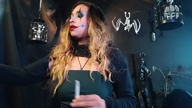 Snapshot of SabaTheCourtesan chatting on 10-22-25, 06:35 SabaTheCourtesan online show from 10-22-25, 06:35