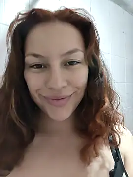 Snapshot of AlanaDesire chatting on 10-11-25, 07:01 AlanaDesire online show from 10-11-25, 07:01