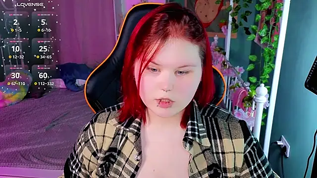 fillisfox  online show from 11-25-25, 04:51