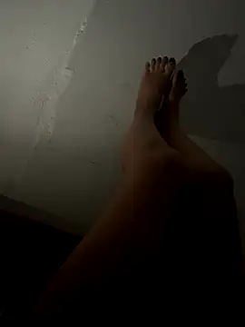 Snapshot of Tinaa-22 chatting on 10-12-25, 04:50 Tinaa-22 online show from 10-12-25, 04:50