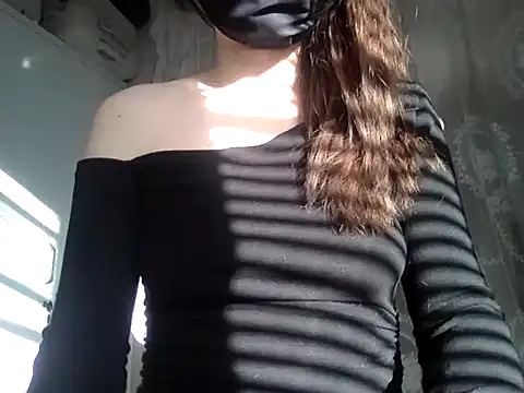 Snapshot of Mia_8 chatting on 01-06-26, 07:45 Mia 8 online show from 01-06-26, 07:45