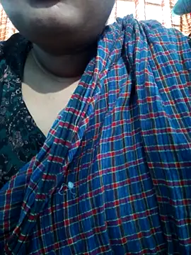 Snapshot of Rita-Sing chatting on 12-17-25, 06:30 Rita-Sing online show from 12-17-25, 06:30