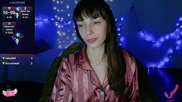 Snapshot of weet_Lady_Selin chatting on 11-21-25, 12:54 weet Lady Selin online show from 11-21-25, 12:54