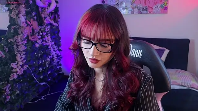 MiaVelvetDoll online show from 04-29-26, 02:43