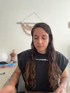 Sophia House  online show from 06-11-26, 02:15