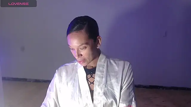 Snapshot of DonnaDidiamantti chatting on 10-14-25, 10:32 DonnaDidiamantti online show from 10-14-25, 10:32