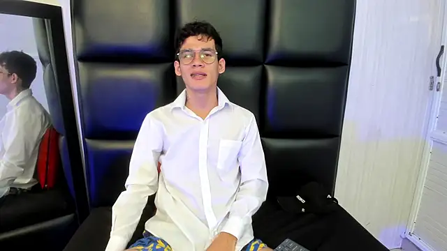 LittleMax23 online show from 09-11-25, 11:54