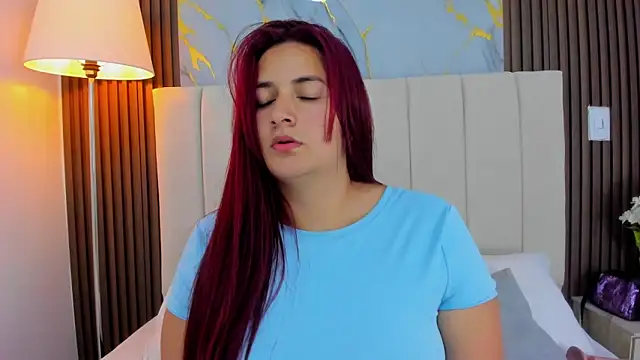 Snapshot of Victoria_Guzman chatting on 05-20-26, 03:29 Victoria Guzman online show from 05-20-26, 03:29