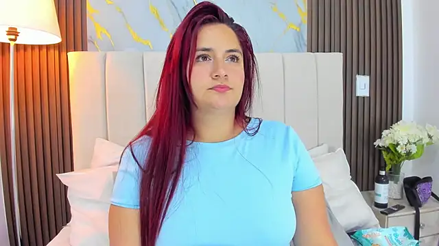 Snapshot of Victoria_Guzman chatting on 05-27-26, 05:10 Victoria Guzman online show from 05-27-26, 05:10