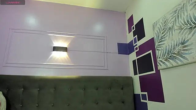 Snapshot of tiiny_emilly chatting on 09-23-25, 09:07 tiiny emilly online show from 09-23-25, 09:07