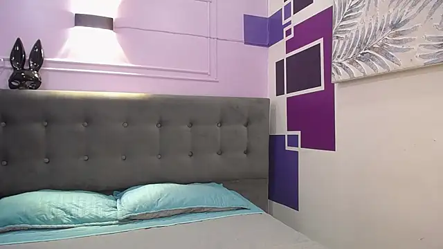 Snapshot of tiiny_emilly chatting on 09-26-25, 08:13 tiiny emilly online show from 09-26-25, 08:13