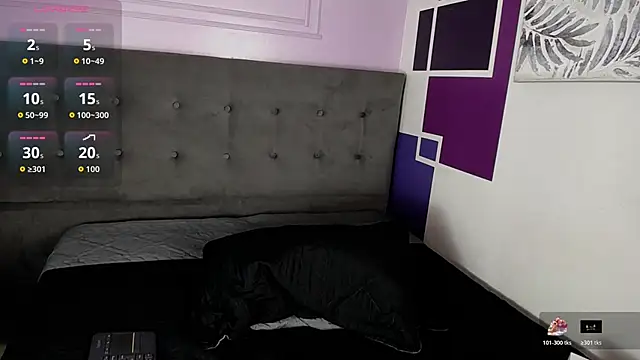 Snapshot of tiiny_emilly chatting on 10-31-25, 04:08 tiiny emilly online show from 10-31-25, 04:08