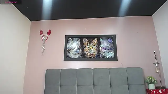 tiiny emilly online show from 12-22-25, 09:34