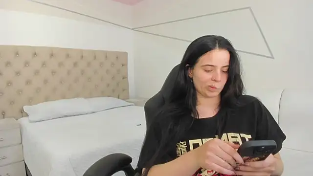 ChannelWhite  online show from 09-29-25, 10:36