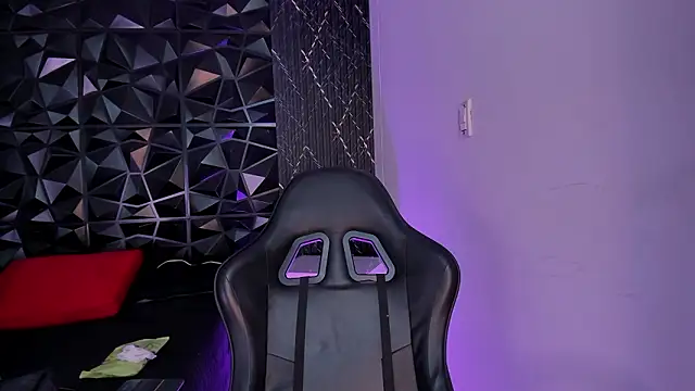 ChannelWhite  online show from 03-04-26, 09:21