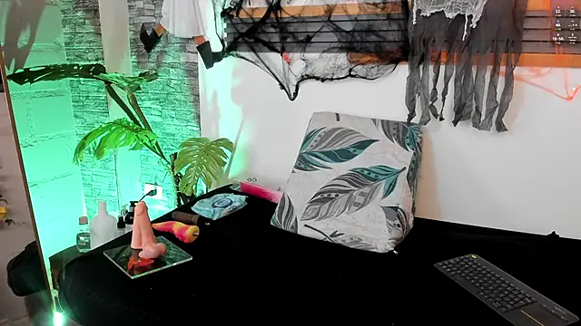 Sarita  love online show from 10-17-25, 02:04