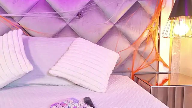 gemma sm online show from 10-21-25, 03:07