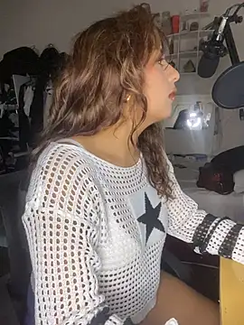 Snapshot of SoftLady_S33 chatting on 02-26-26, 09:25 SoftLady S33 online show from 02-26-26, 09:25