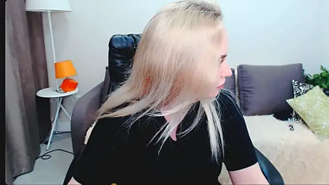 LiluMoon   online show from 03-26-26, 04:56