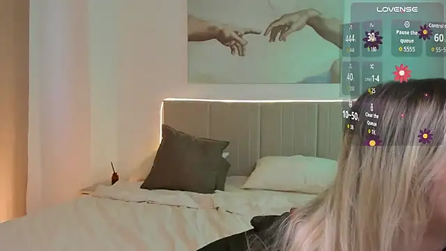 Lisa Blossom online show from 09-19-25, 06:04