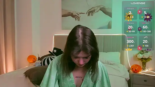 Lisa Blossom online show from 10-30-25, 06:04