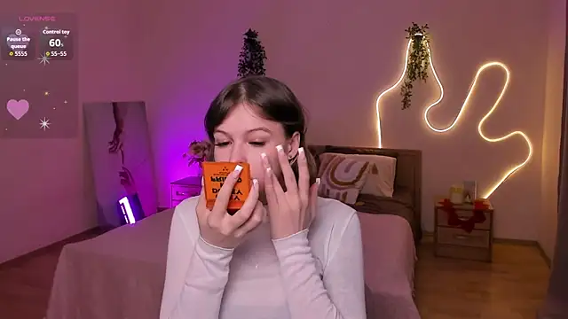 Lisa Blossom online show from 04-28-26, 06:07