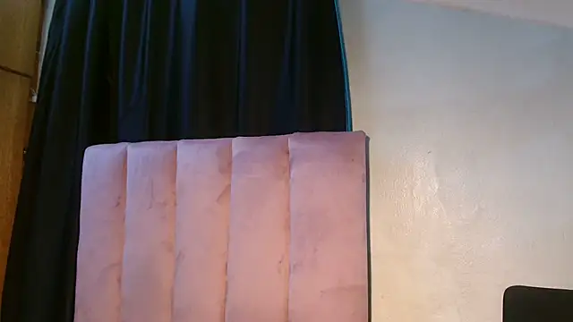 Snapshot of RoxyLuv77 chatting on 10-01-25, 12:16 RoxyLuv77 online show from 10-01-25, 12:16