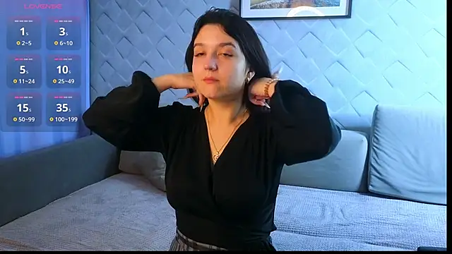 CrimsonBella online show from 09-18-25, 06:43