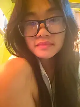 YayeeShow online show from 11-05-25, 09:31