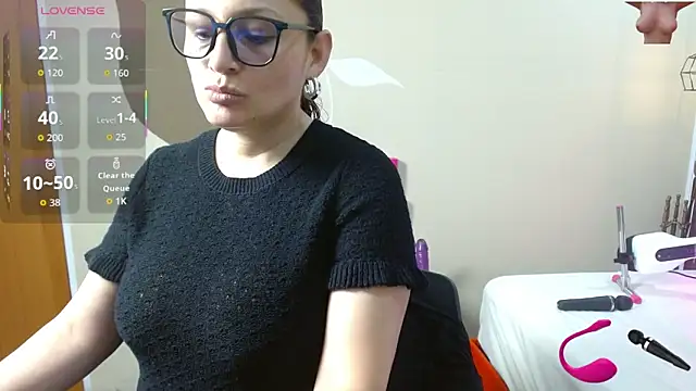 ScarletHott  online show from 11-13-25, 06:29