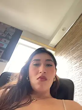 Snapshot of Isa_Villamarin chatting on 09-18-25, 03:25 Isa Villamarin online show from 09-18-25, 03:25