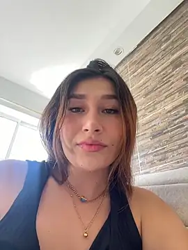 Snapshot of Isa_Villamarin chatting on 10-16-25, 02:40 Isa Villamarin online show from 10-16-25, 02:40