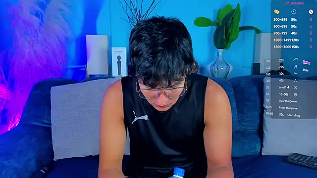 Leo Savage  online show from 01-17-26, 03:44