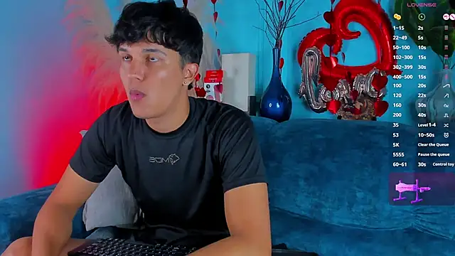 Leo Savage  online show from 02-07-26, 04:16