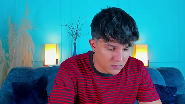 Leo Savage  online show from 03-04-26, 03:23