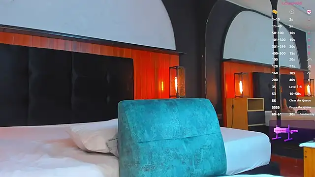 Leo Savage  online show from 04-22-26, 04:15