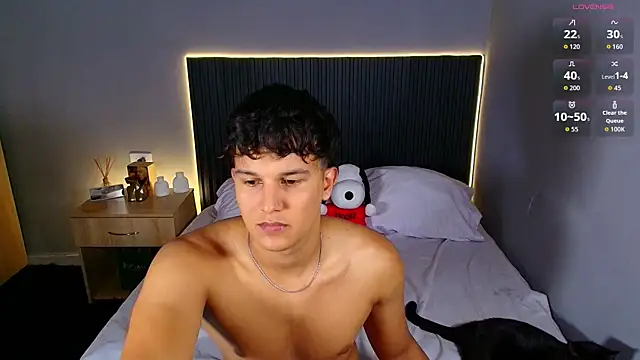 Leo Savage  online show from 07-24-26, 03:15