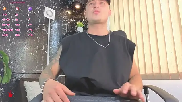 Alexander ferre online show from 04-11-26, 01:15