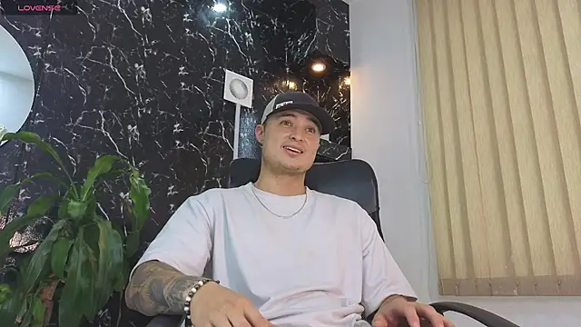 Snapshot of Alexander_ferre chatting on 05-01-26, 12:10 Alexander ferre online show from 05-01-26, 12:10