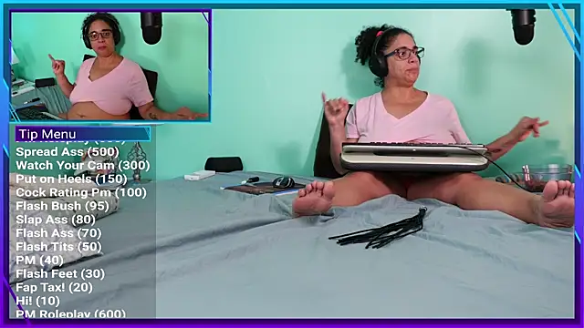 Snapshot of nsfwismorefun chatting on 10-23-25, 10:19 nsfwismorefun online show from 10-23-25, 10:19